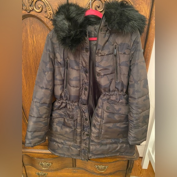 BCBG Jackets & Blazers - BCBG winter coat